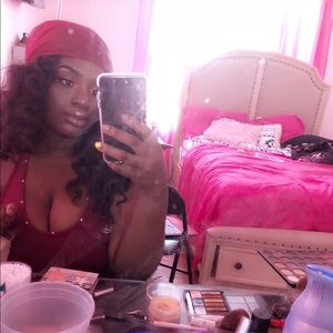 Meet your Posher, Sade